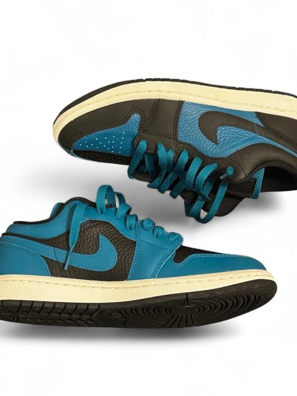 Girls Nike Air Jordan 1 Low
Black Blue Retro Sneakers Size 8.5
